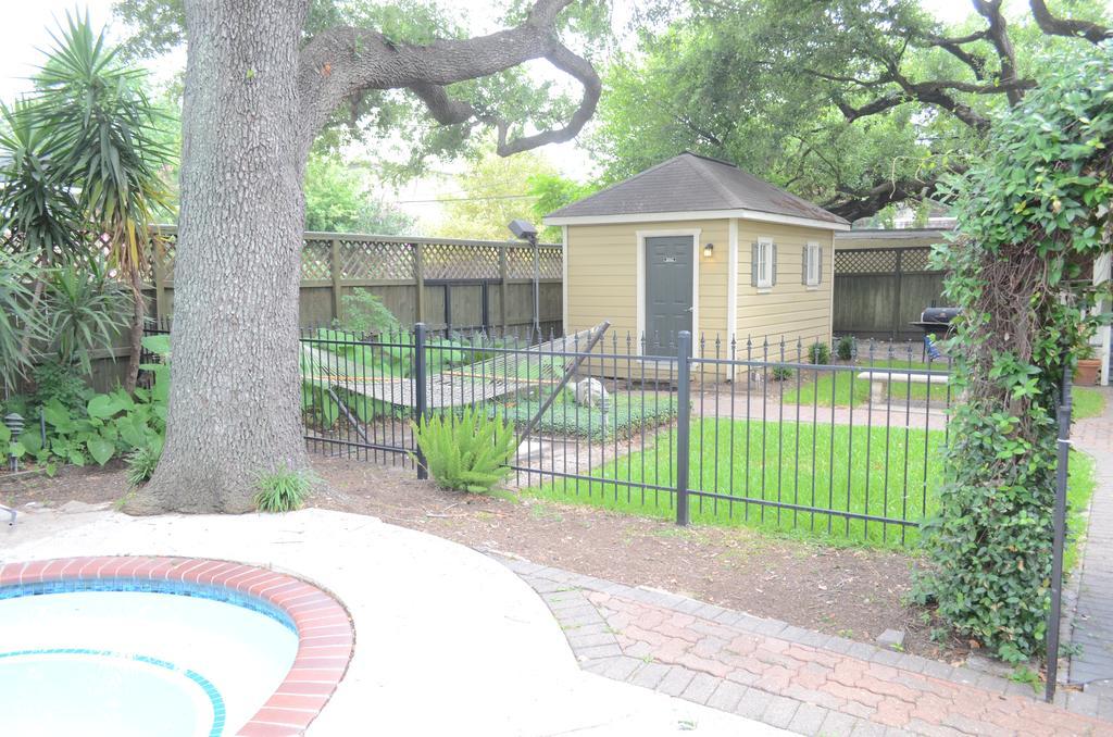 Hi - Houston The Morty Rich Hostel Exterior photo