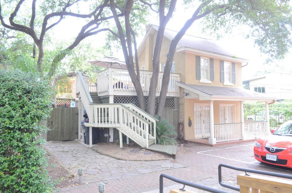 Hi - Houston The Morty Rich Hostel Exterior photo